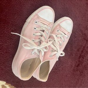 Iight pink low top converse, rare color way